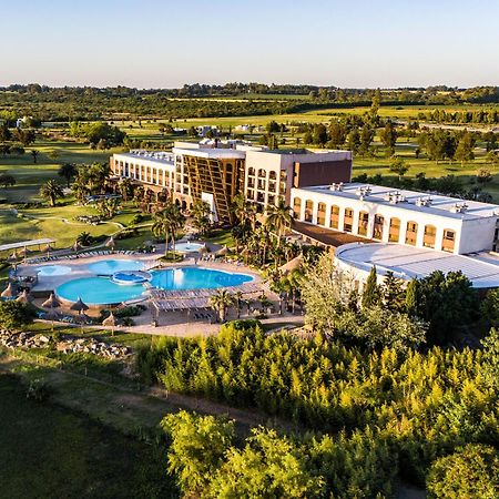 Sheraton Colonia Golf & Spa Resort Колония дел Сакременто Екстериор снимка Aerial view of the hotel