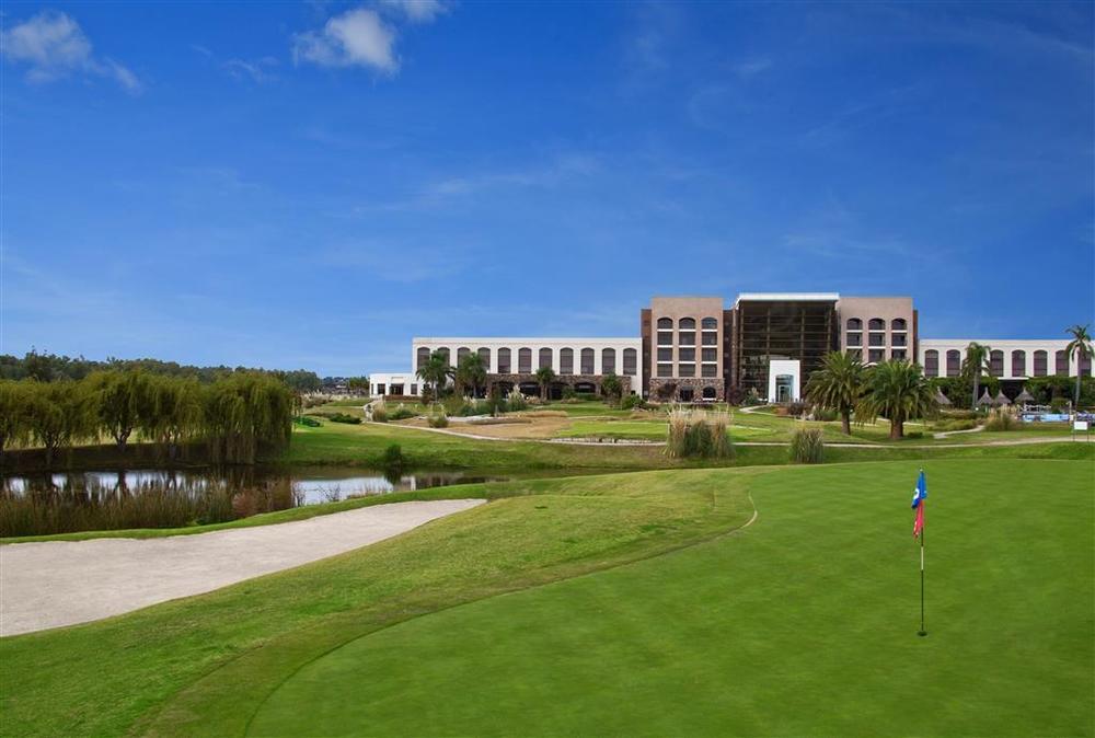Sheraton Colonia Golf & Spa Resort Колония дел Сакременто Екстериор снимка Golf course at the Ritz-Carlton, Naples
