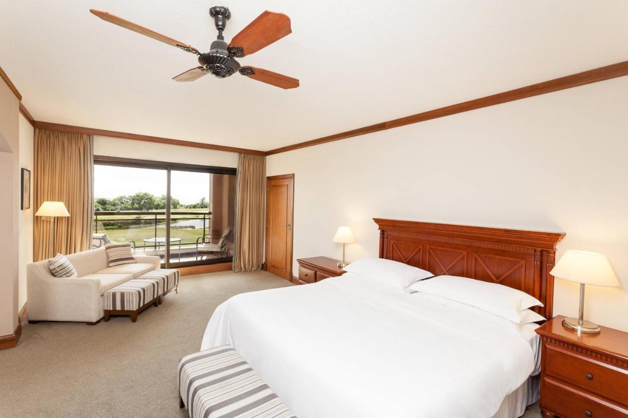 Sheraton Colonia Golf & Spa Resort Колония дел Сакременто Екстериор снимка