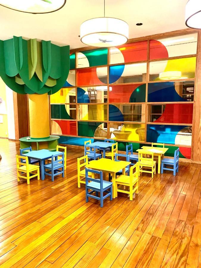 Sheraton Colonia Golf & Spa Resort Колония дел Сакременто Екстериор снимка The Children's Library