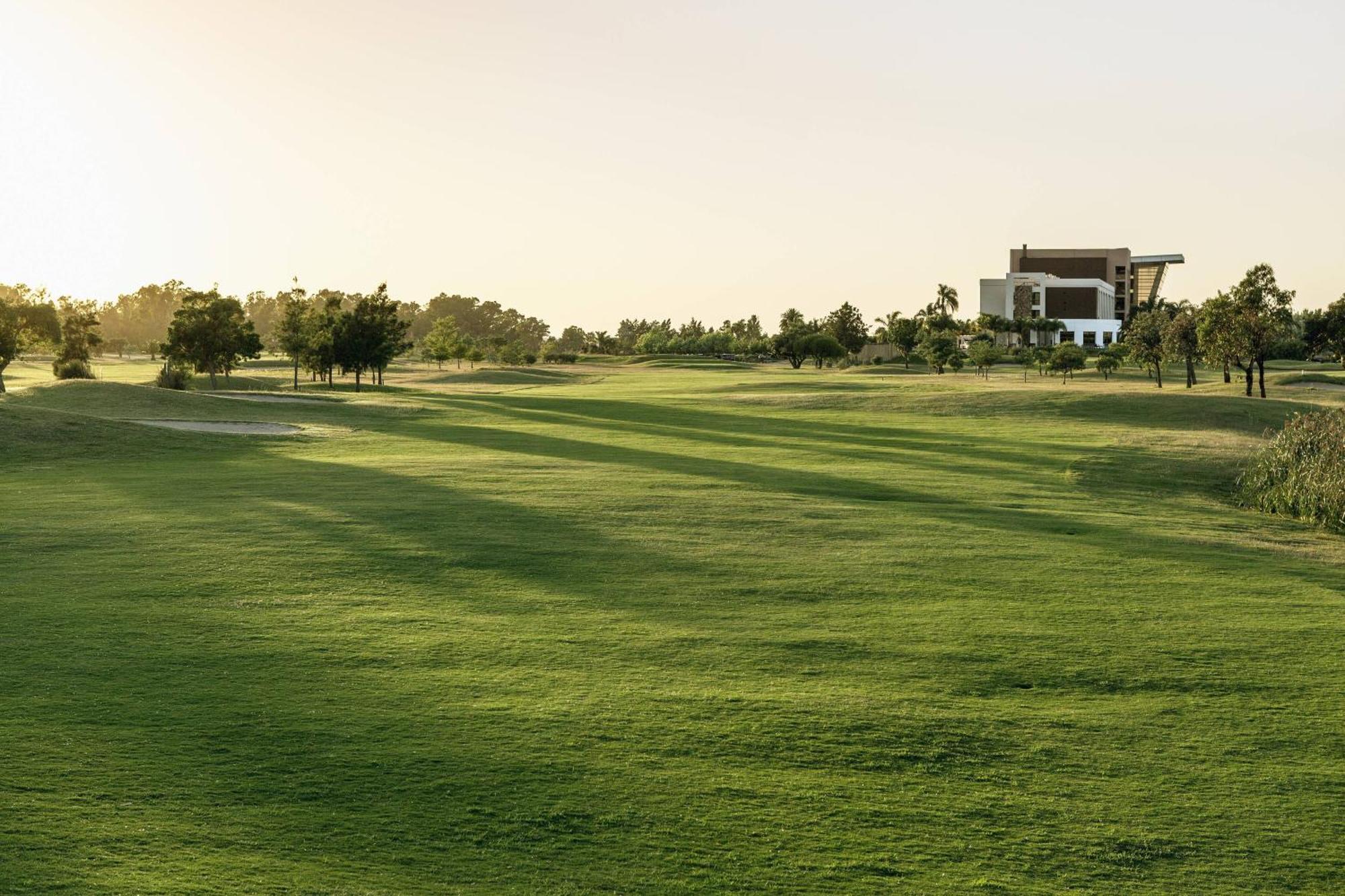 Sheraton Colonia Golf & Spa Resort Колония дел Сакременто Екстериор снимка A view of the golf course at the University of Texas at San Antonio