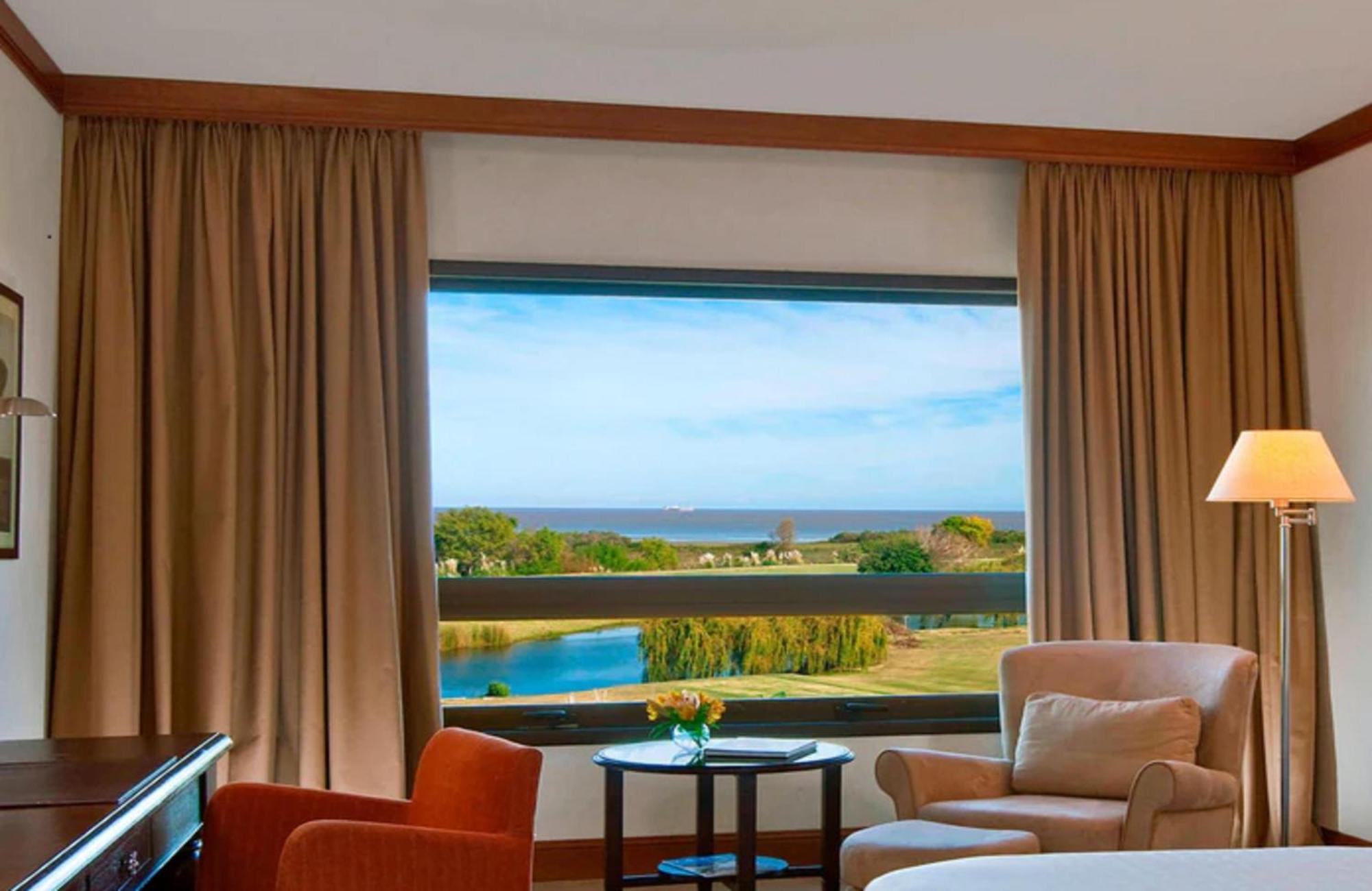 Sheraton Colonia Golf & Spa Resort Колония дел Сакременто Екстериор снимка A room at the Sheraton Vistana Resort