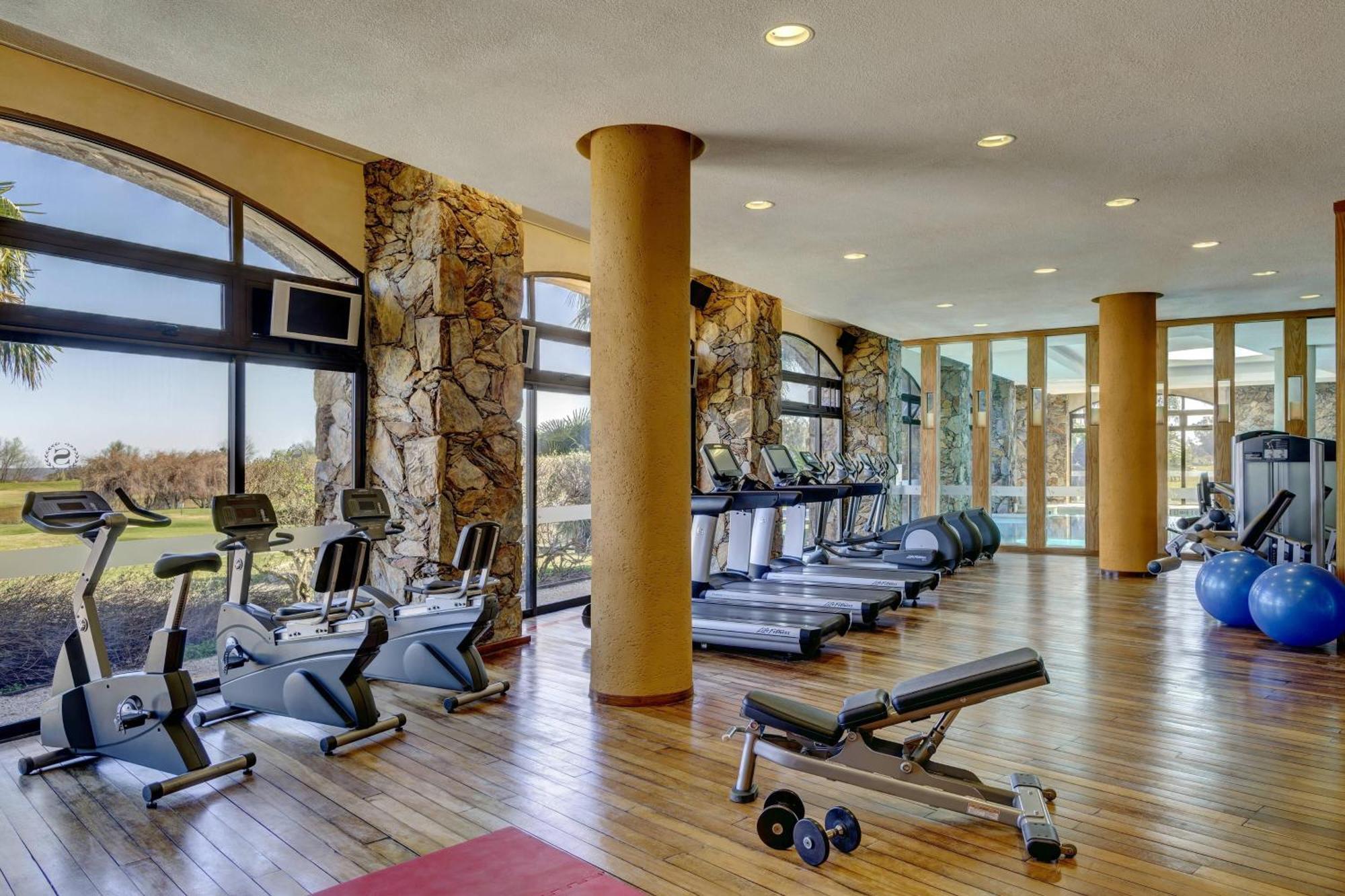 Sheraton Colonia Golf & Spa Resort Колония дел Сакременто Екстериор снимка The gym at the hotel