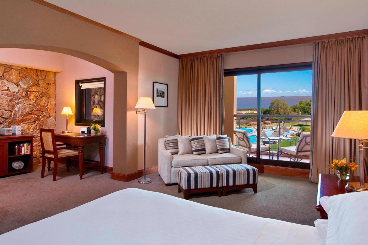 Sheraton Colonia Golf & Spa Resort Колония дел Сакременто Екстериор снимка A room at the Sheraton Vistana Resort